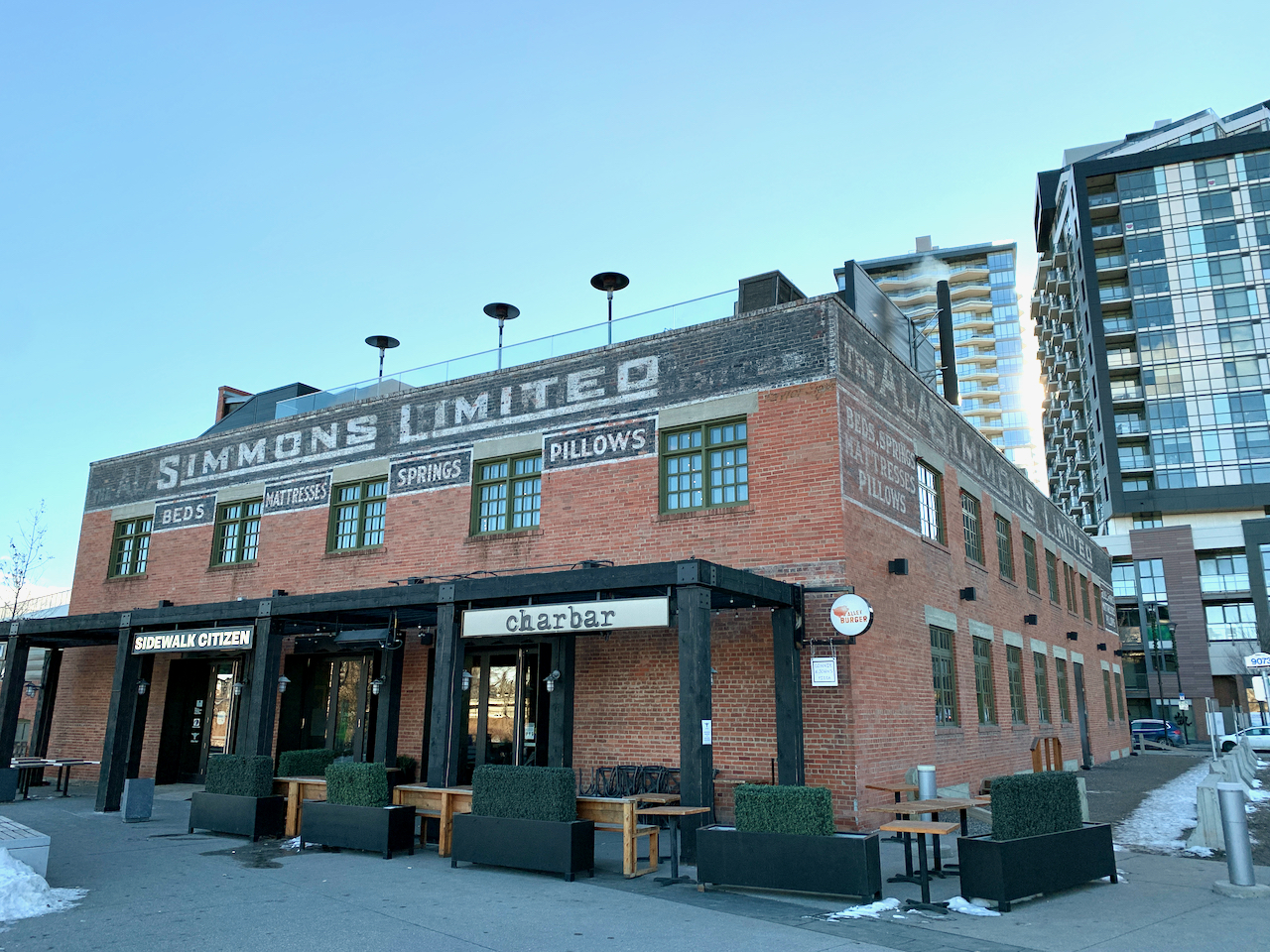 © “East Village (2020) Simmons Building” (MK-CHI)
