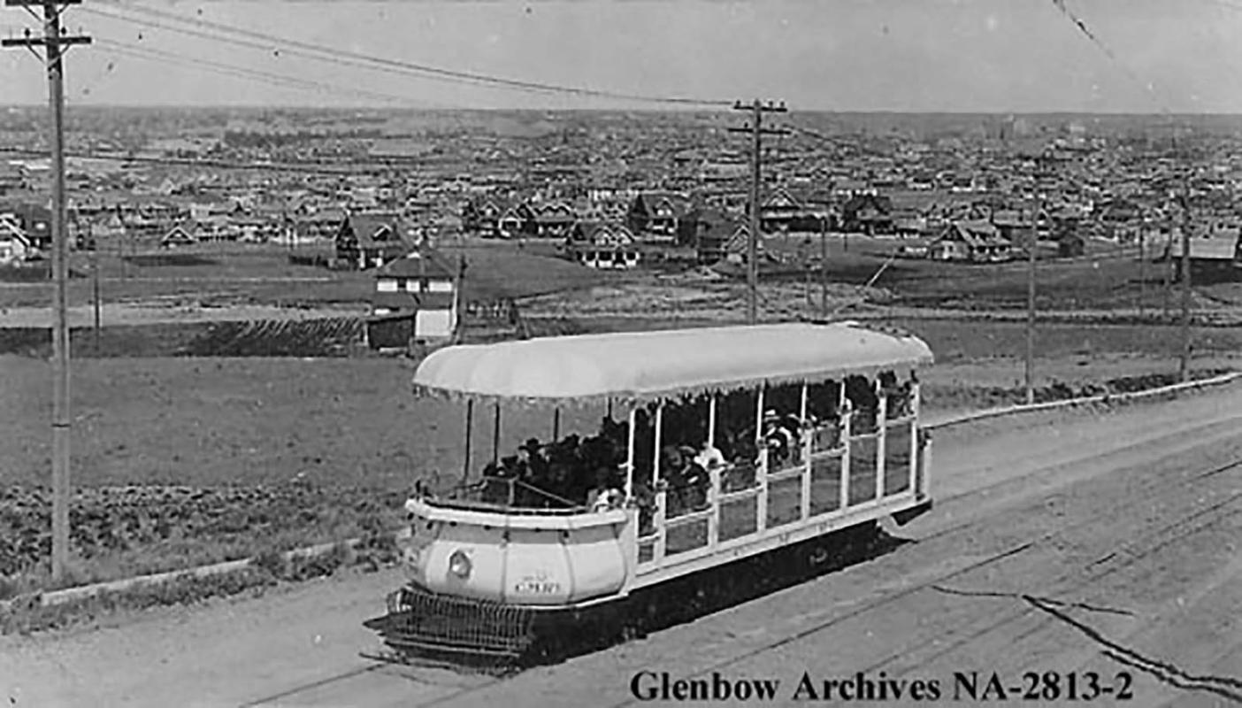 Sight Seeing Car on 17th Avenue (1917) Glenbow