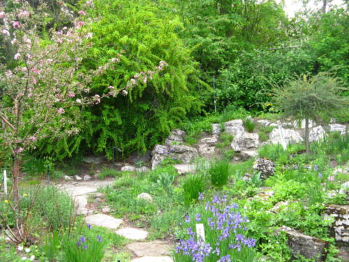 © "Reader Rockery," Calgary Heritage Initiative